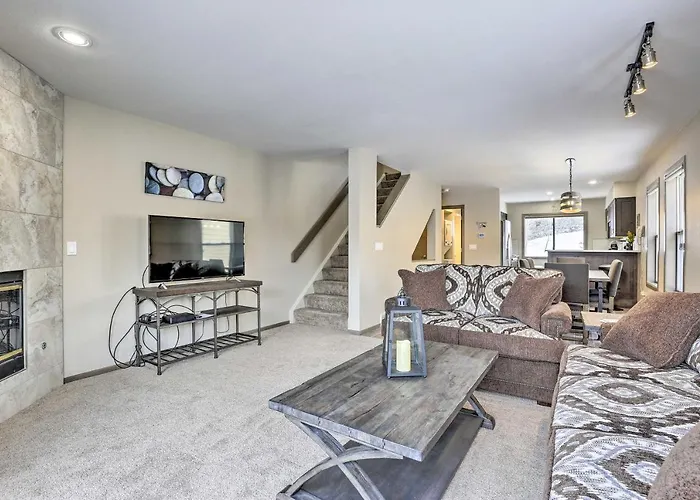 8 Mi To Copper Mtn: Sleek Frisco Townhome W/ Views
