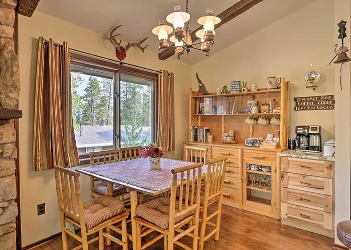Walk To Town: Updated Frisco Cabin W/ 2 Decks!